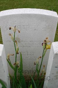 Lillers Communal Cemetery - Dhojbir Gurung, 